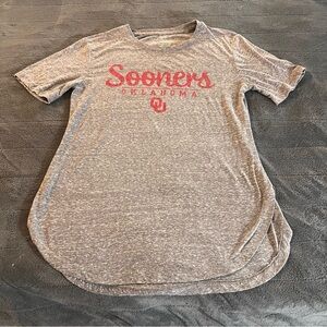 Oklahoma Sooners OU Short Sleeve Shirt Size Lg Women’s Gray Red Pressbox Apparel